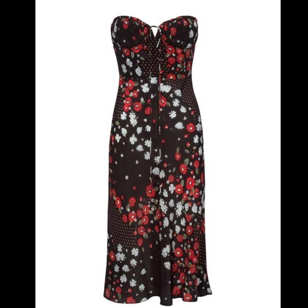 Realisation the Iris dress in hypnotic pattern